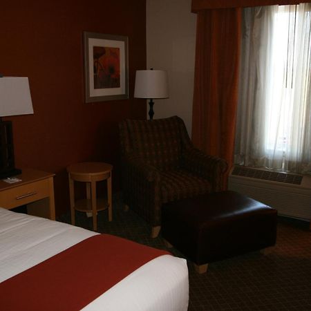 Holiday Inn Express Stockton Southeast By Ihg Exteriör bild