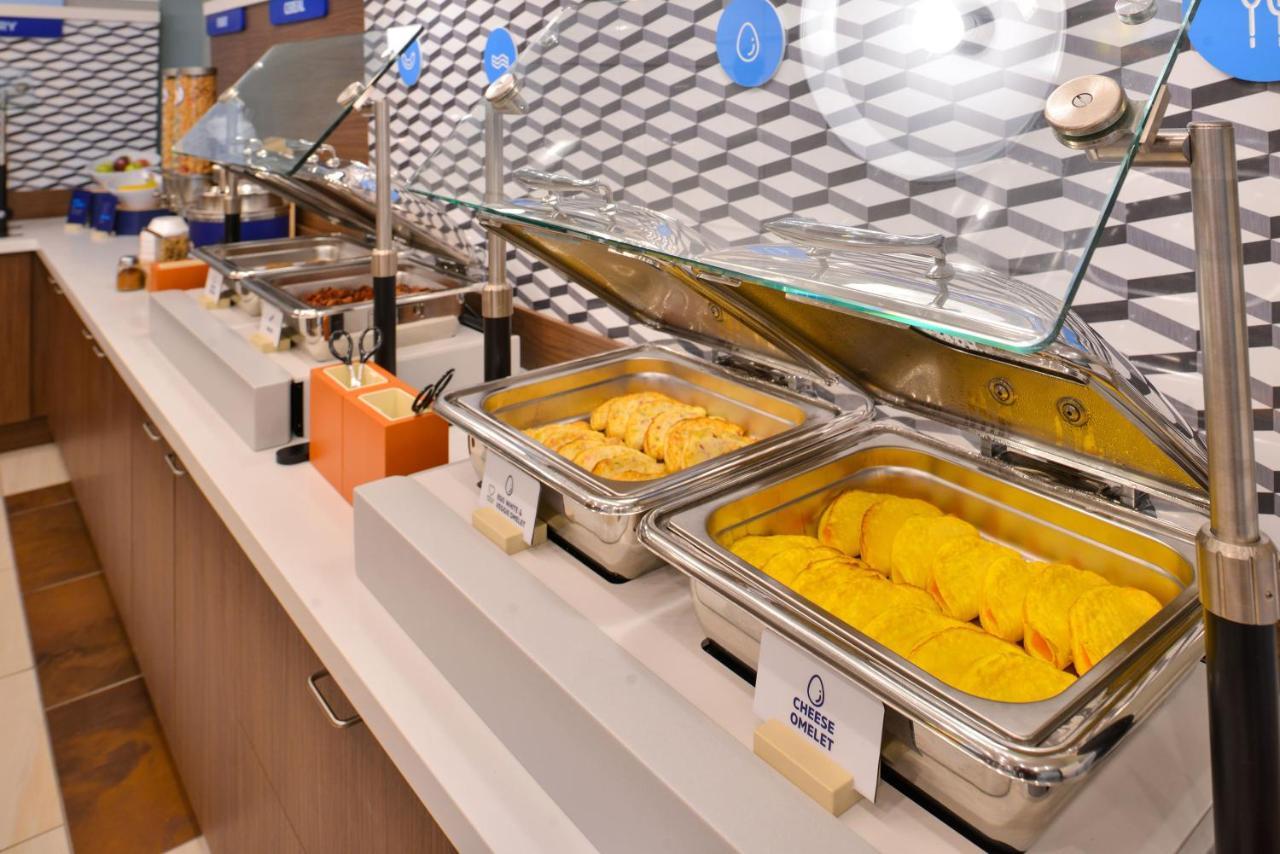 Holiday Inn Express Stockton Southeast By Ihg Exteriör bild
